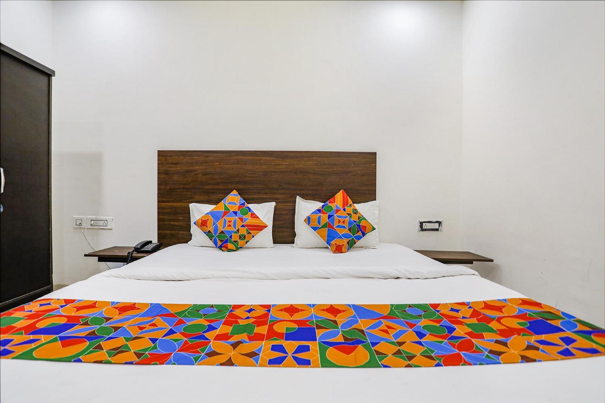 Fabhotel Kinsfolk Ghaziabad Bagian luar foto