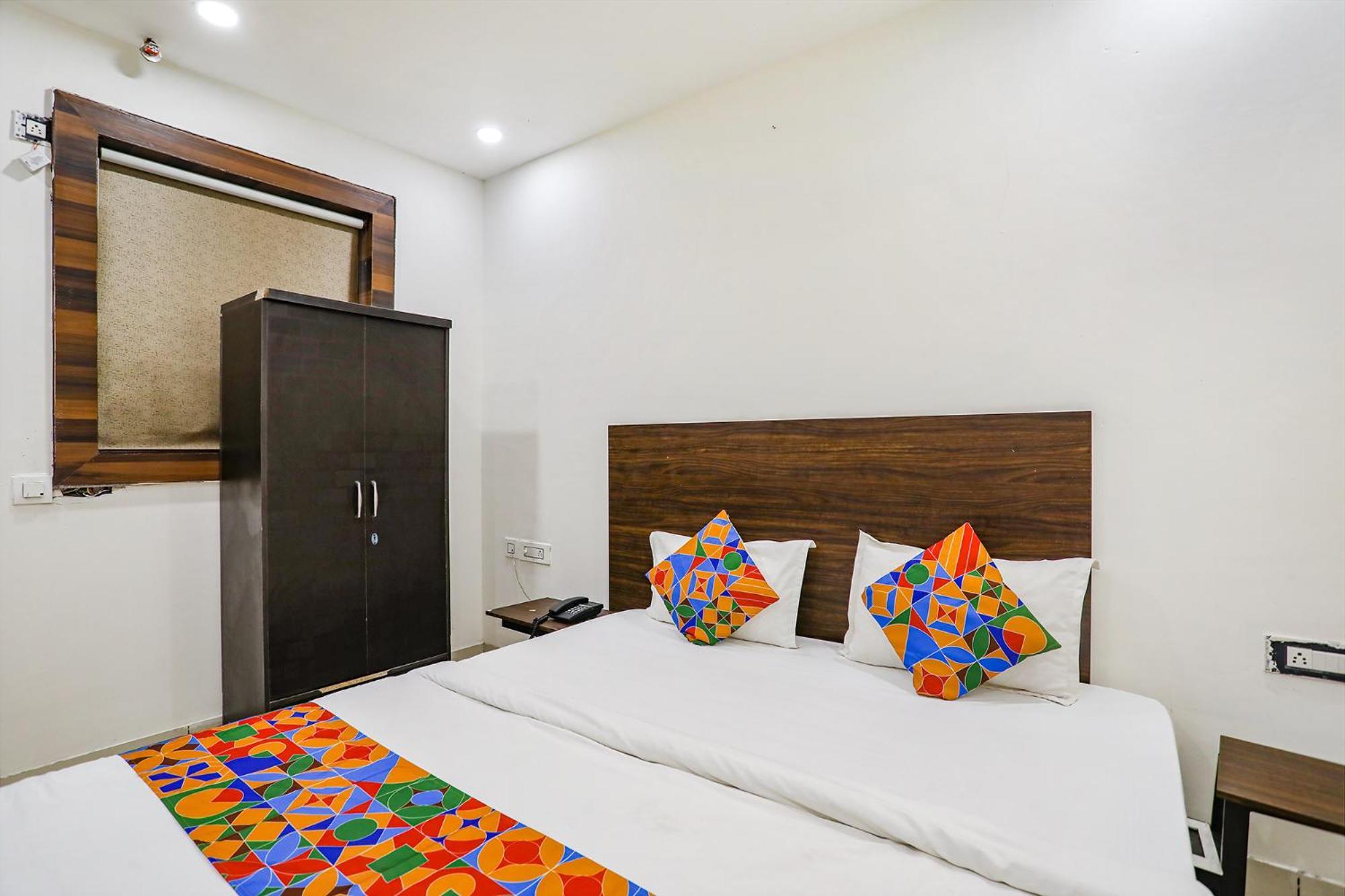 Fabhotel Kinsfolk Ghaziabad Bagian luar foto