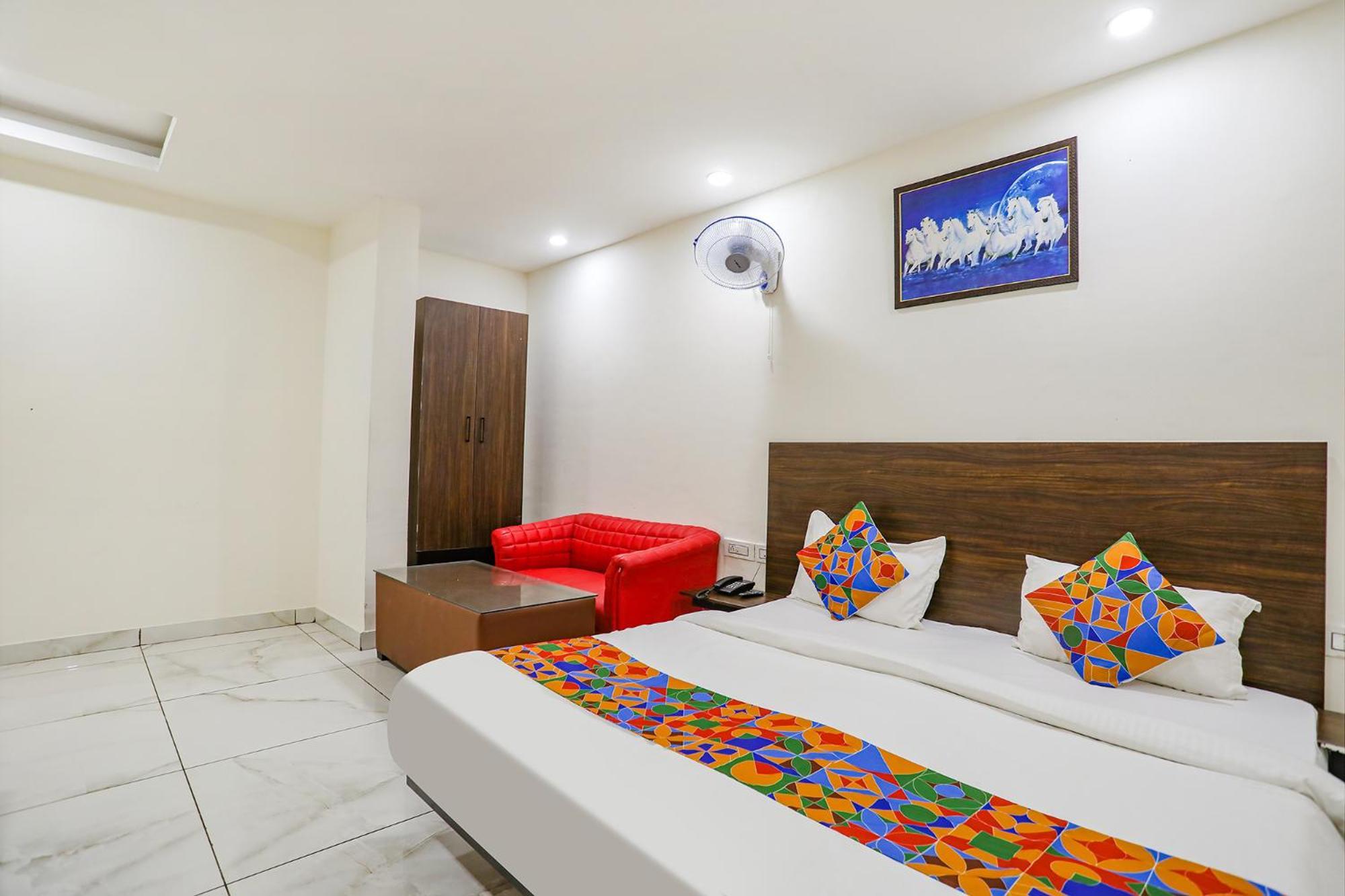 Fabhotel Kinsfolk Ghaziabad Bagian luar foto