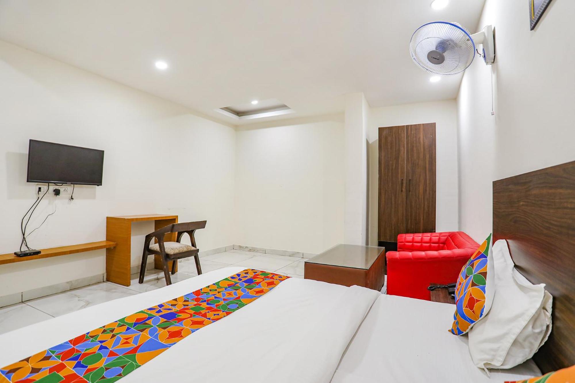 Fabhotel Kinsfolk Ghaziabad Bagian luar foto