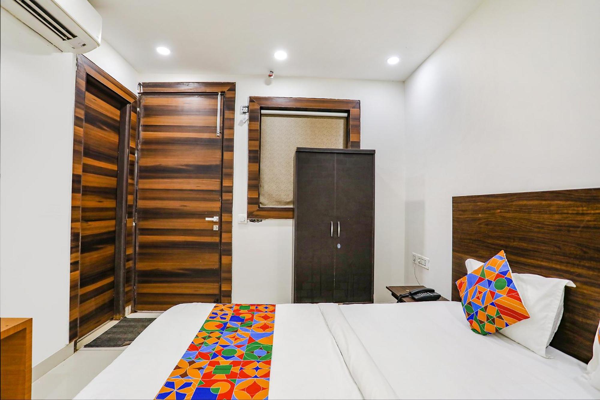 Fabhotel Kinsfolk Ghaziabad Bagian luar foto